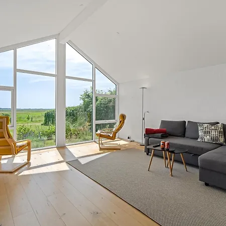 With Beautiful Views, Wilderness Bath And Activity *