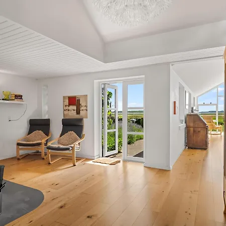 Holiday home With Beautiful Views, Wilderness Bath And Activity