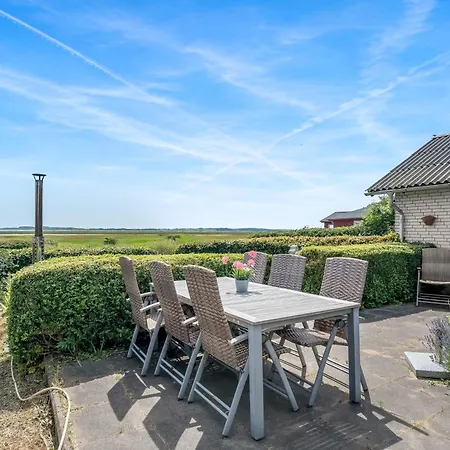 Hébergement de vacances With Beautiful Views, Wilderness Bath And Activity Vesløs